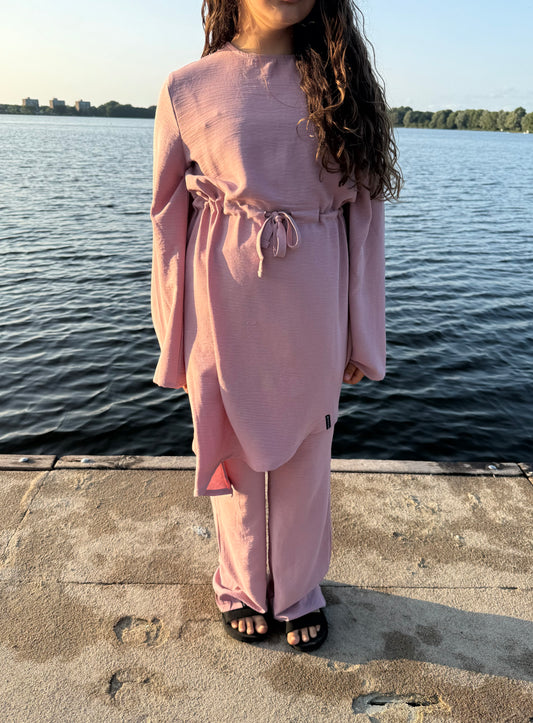 A-symmetrical twinset